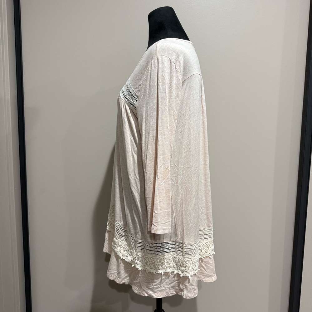 Lapis Blush Lace Accent Tunic with 3/4 Length Sleeve - Picture 3 of 7